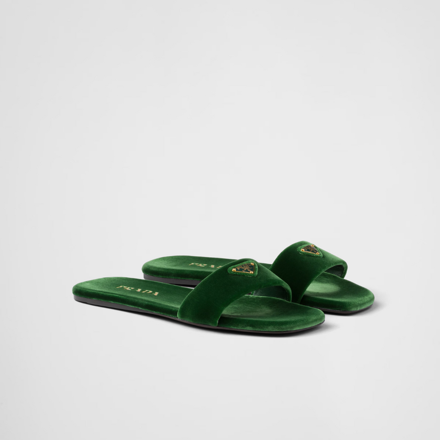 Flat velvet slides