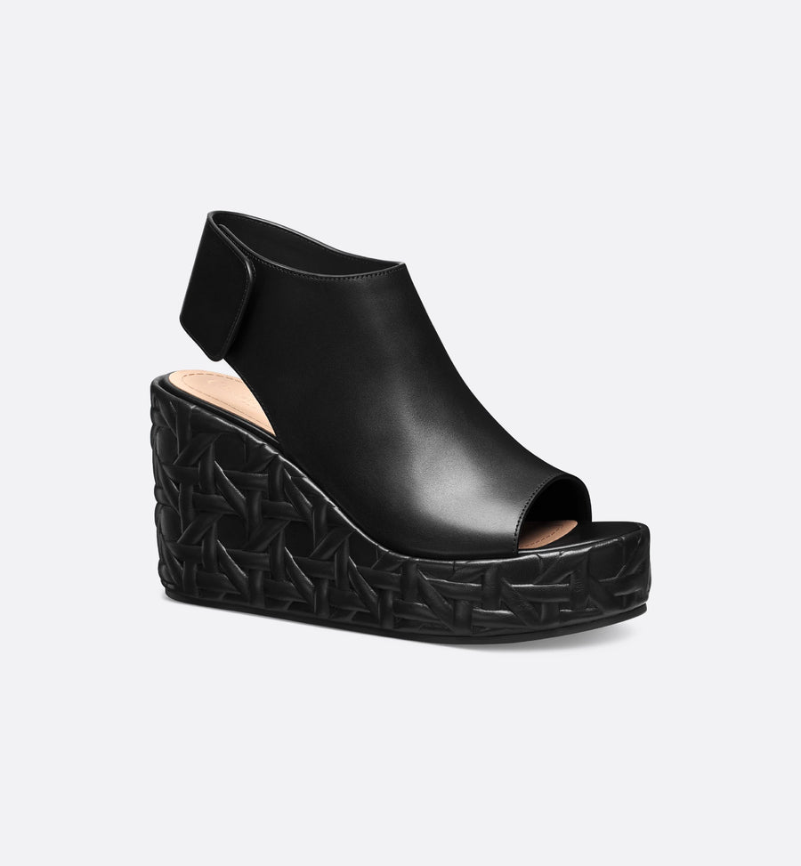 Attitude Wedge Sandal Calfskin