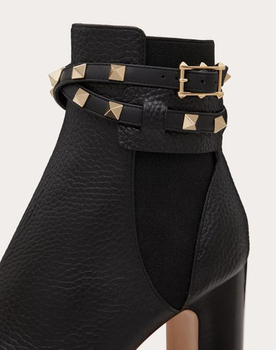 ROCKSTUD GRAINY CALFSKIN ANKLE BOOT 90 MM