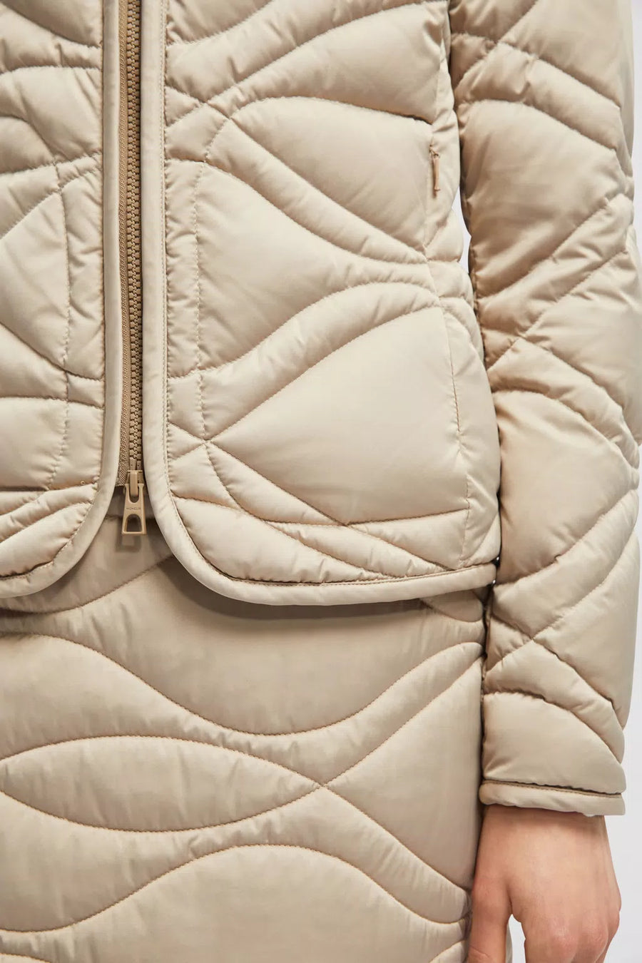 Pyrope Short Down Jacket